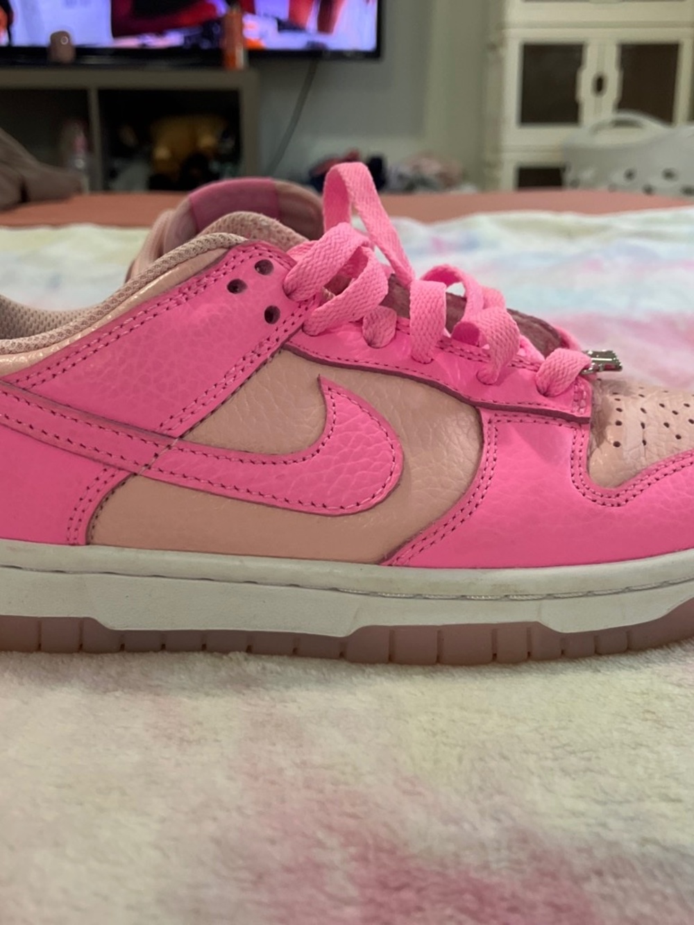 Pink Nike Dunks - Picture 4 of 4